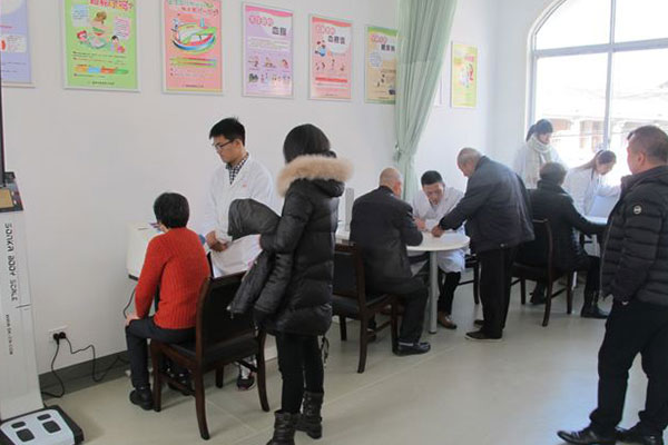 ����һ�w�C(j��)���и���(w��n)������